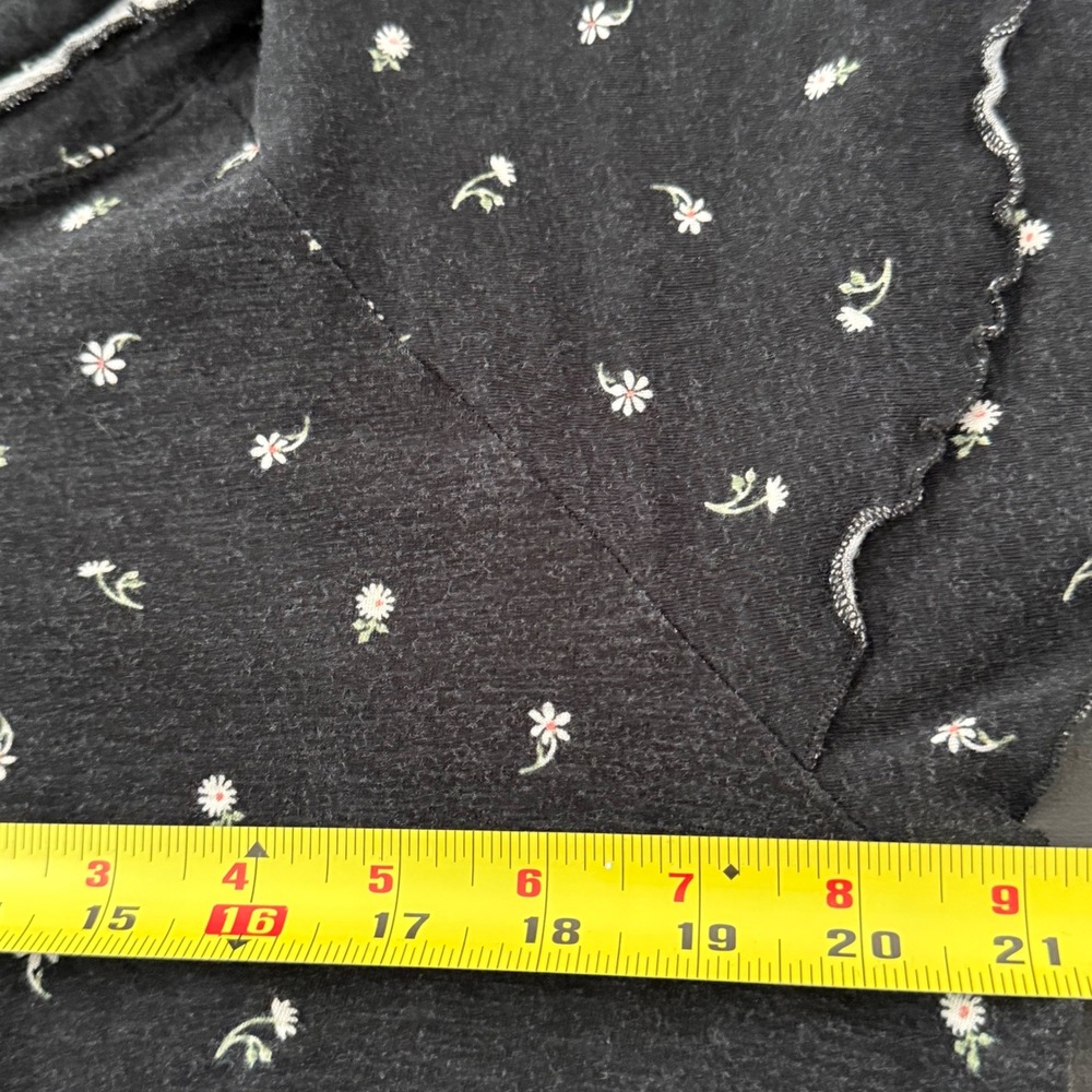 Torrid Henley Top Womens 1 Black Floral Short Sleeve 1X Cottagecore Casual Ditsy - Picture 7 of 8